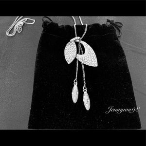 Fashion silver tone long crystal leaves necklace